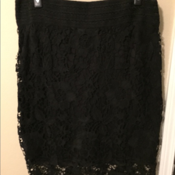 Beautiful Black Lace Skirt with underlining - Picture 2 of 5